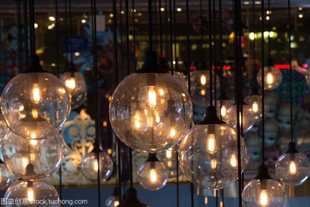 黃金燈飾 奢華與藝術的完美融合